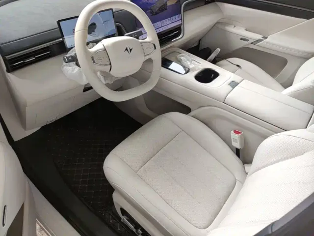 Dongfeng eπ 008 — Фото автомобиля 14