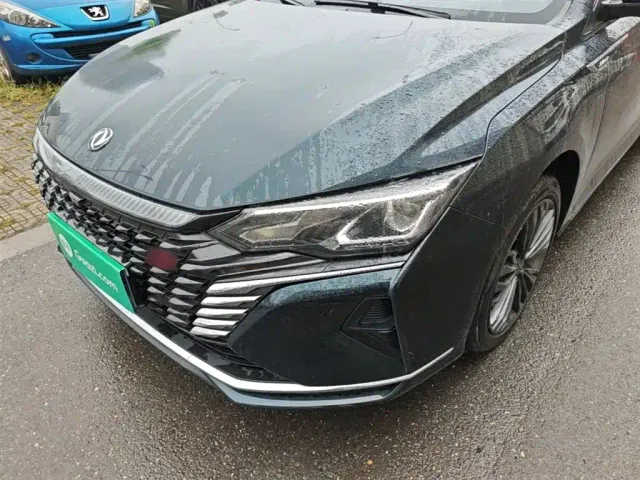 Dongfeng Yixuan MAX — Фото автомобиля 22