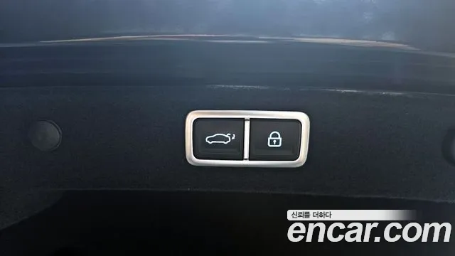 Hyundai Grandeur Grandeur (GN7) 2.5 Бензин 2WD — Фото автомобиля 20