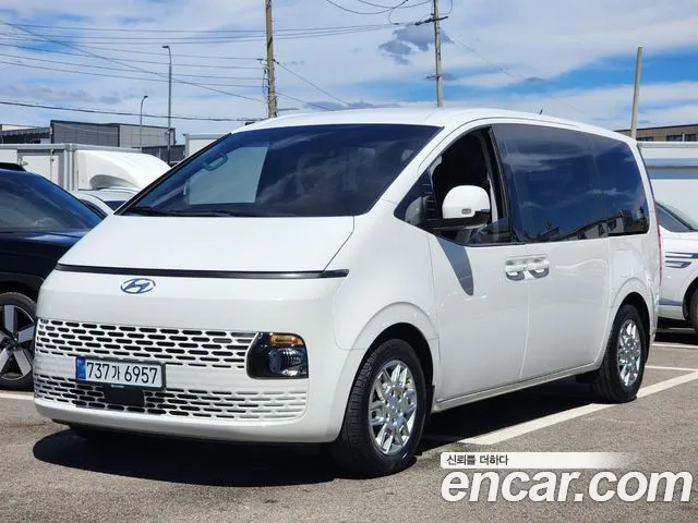 Фотография автомобиля — Hyundai Staria
