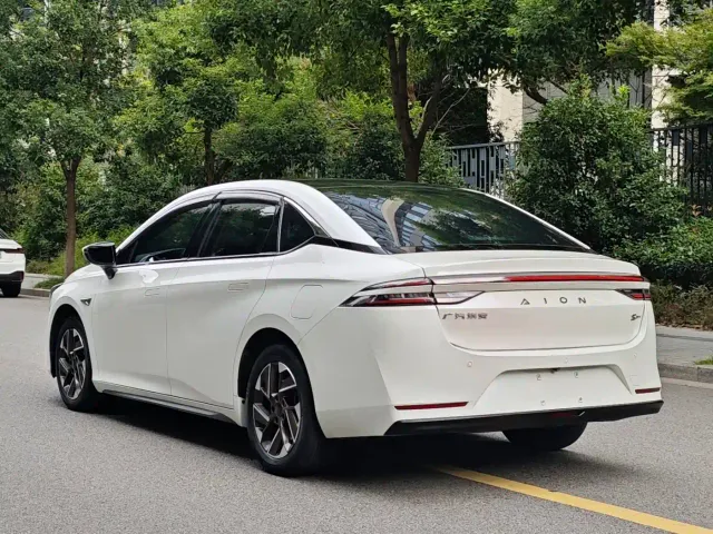 GAC Aion S Plus — Фото автомобиля 3