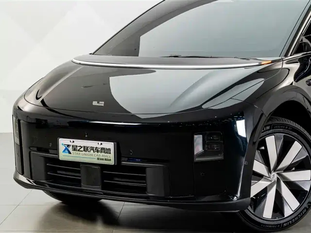 Li Auto i6 — Фото автомобиля 2