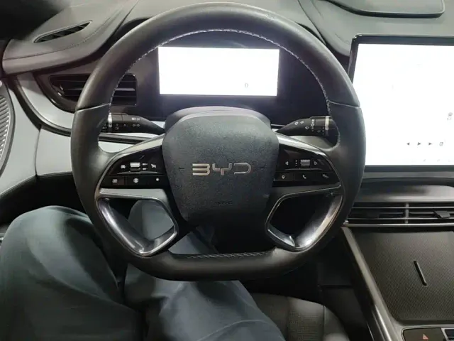 BYD Seal — Фото автомобиля 10