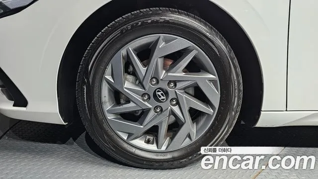 Hyundai Avante CN7 — Фото автомобиля 5