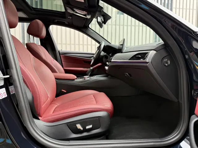 BMW 5 Series — Фото автомобиля 15