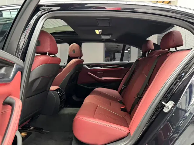 BMW 5 Series — Фото автомобиля 13
