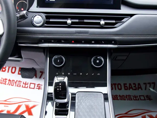 Chery Tiggo 8 — Фото автомобиля 12