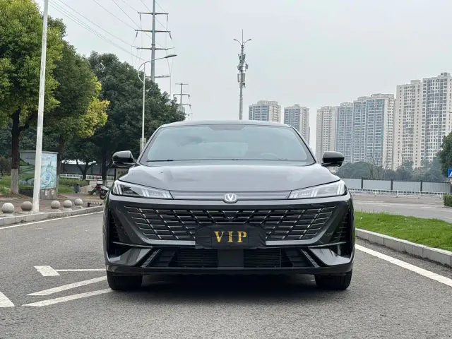Changan Eado — Фото автомобиля 2