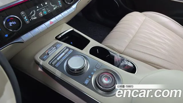 Genesis GV70 — Фото автомобиля 12