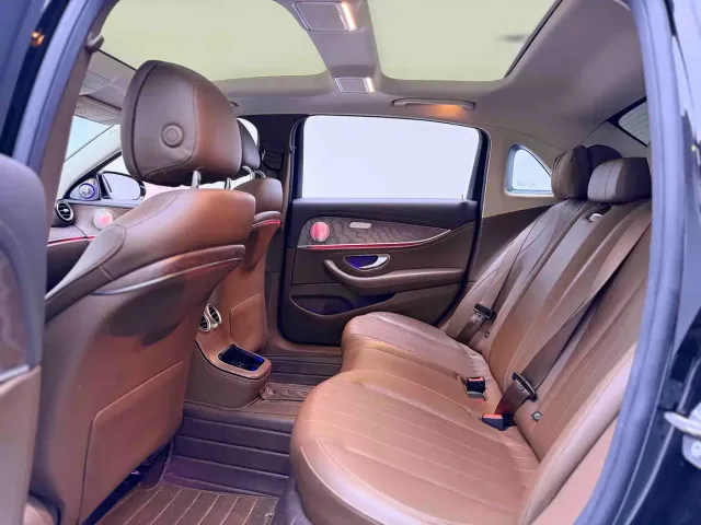 Mercedes-Benz E-Class — Фото автомобиля 7