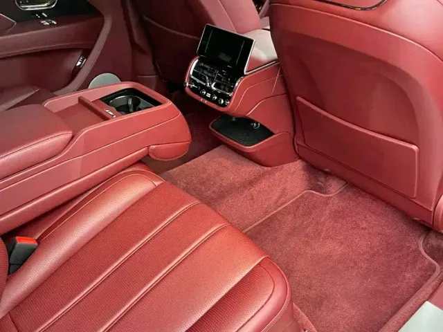 Bentley Bentayga — Фото автомобиля 4