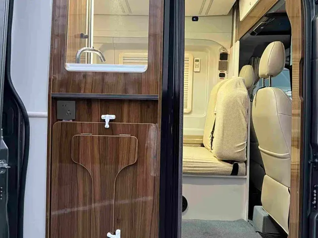 Maxus SAIC Maxus MAXUS V90 RV — Фото автомобиля 19