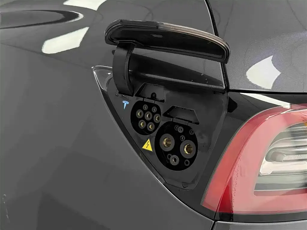 Tesla Model Y 2022 Facelift Rear-Wheel Drive Version — Фото автомобиля 16