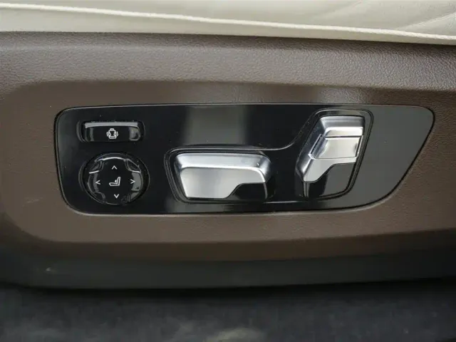 BMW X5 — Фото автомобиля 10