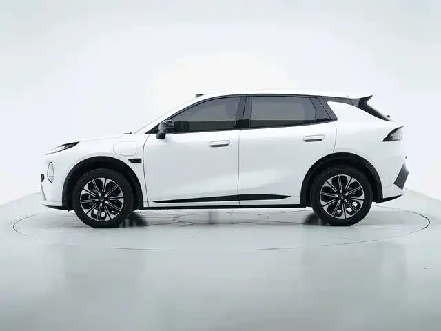 Changan Qiyuan Q05 — Фото автомобиля 4