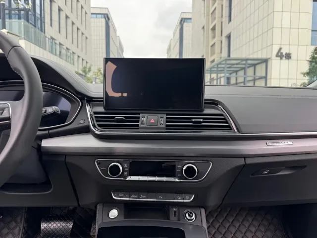 Audi Q5L — Фото автомобиля 22