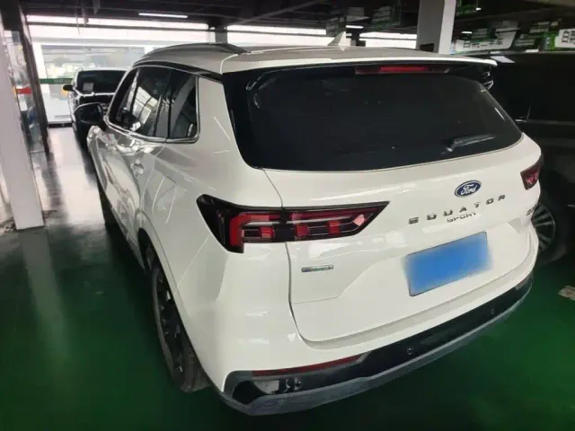 Ford Lingrui — Фото автомобиля 4