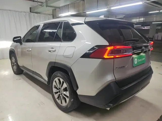 Toyota Wildlander — Фото автомобиля 4