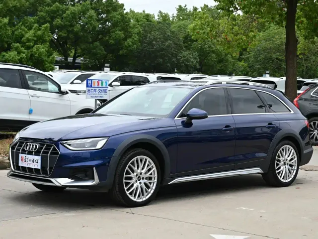 Фотография автомобиля — Audi A4