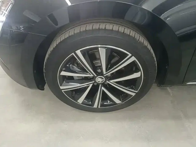 Skoda Superb — Фото автомобиля 22