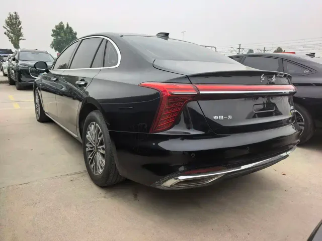 Hongqi H5 — Фото автомобиля 8