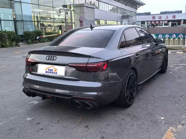 Audi S4 — Фото автомобиля 3