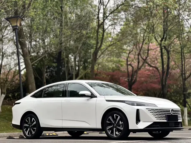 Changan Lamore — Фото автомобиля 3