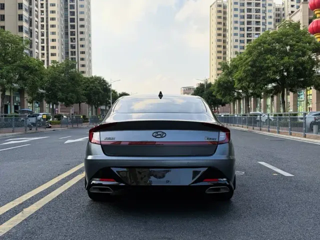 Hyundai Sonata — Фото автомобиля 7