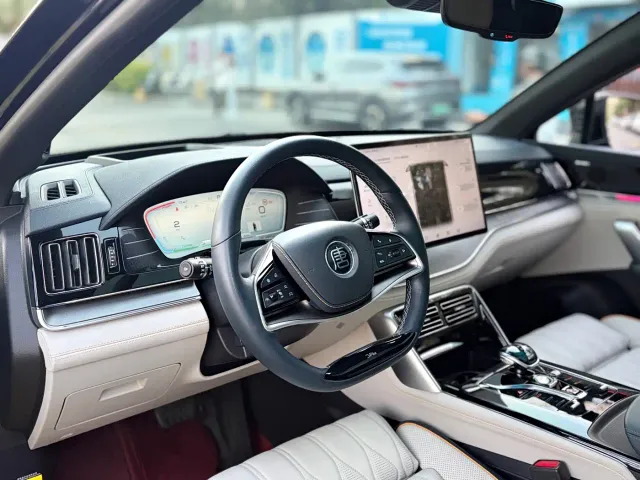 BYD Tang — Фото автомобиля 17
