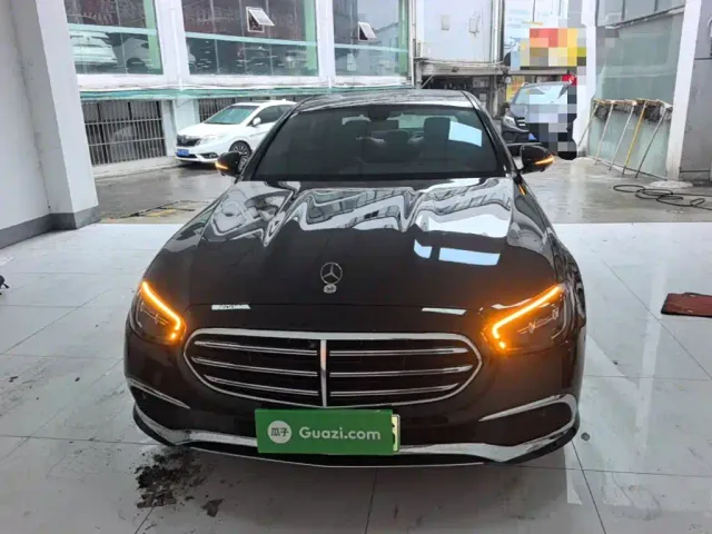 Mercedes-Benz E-Class — Фото автомобиля 2