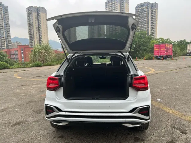 Audi Q2L — Фото автомобиля 6