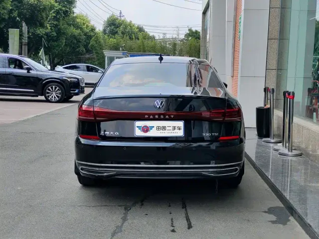Volkswagen Passat — Фото автомобиля 5