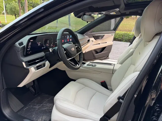 Cadillac CT6 — Фото автомобиля 10