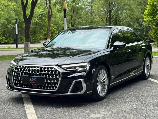 Audi A8 — Фото автомобиля 3