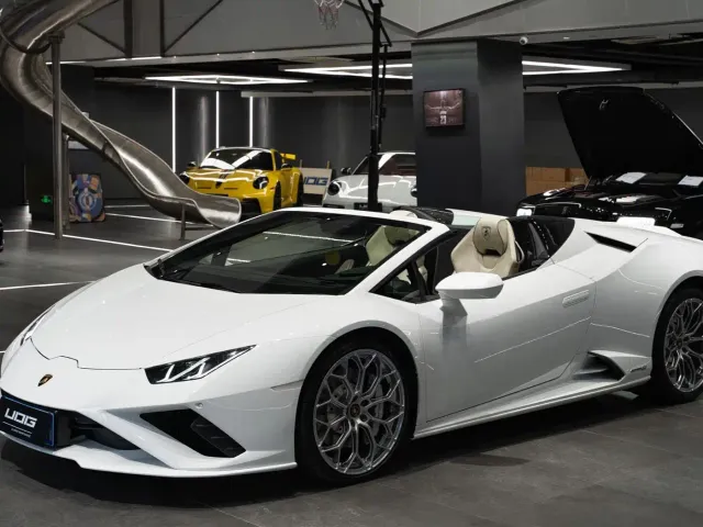 Фотография автомобиля — Lamborghini Huracan