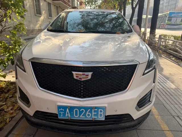 Фотография автомобиля — Cadillac XT5
