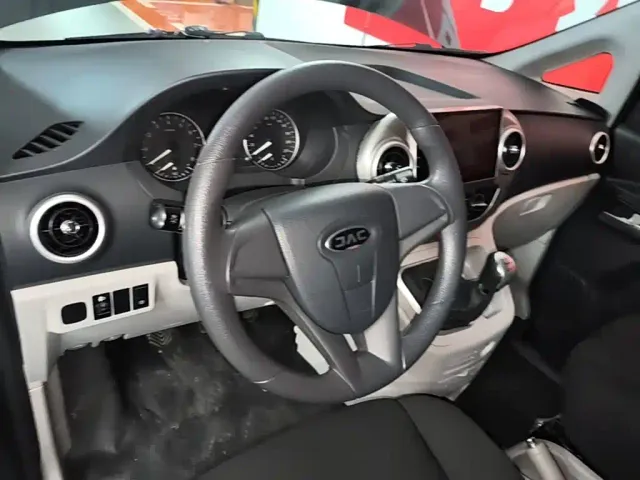 JAC Refine M3 — Фото автомобиля 10