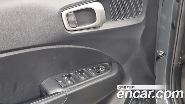 Hyundai Venue — Фото автомобиля 27