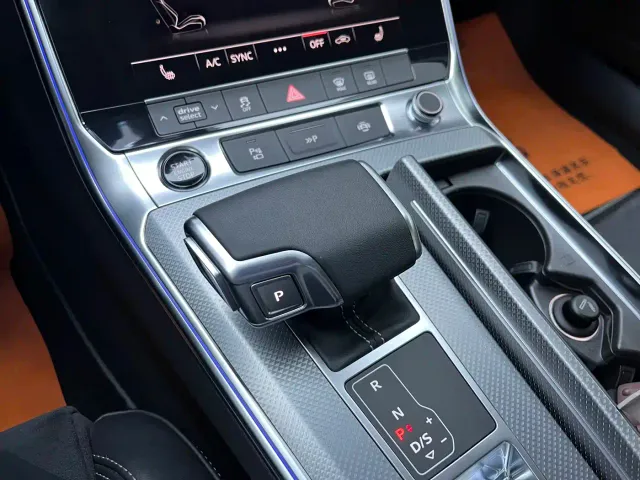 Audi A7L — Фото автомобиля 11