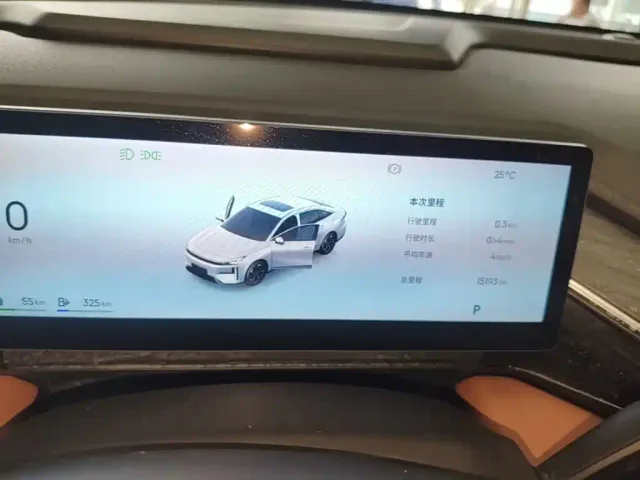 Geely Galaxy L6 — Фото автомобиля 11