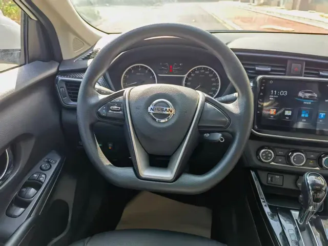 Nissan Bluebird — Фото автомобиля 15