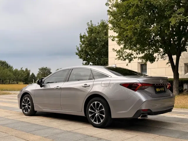 Toyota Avalon — Фото автомобиля 4