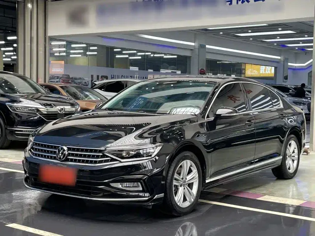 Фотография автомобиля — Volkswagen Magotan