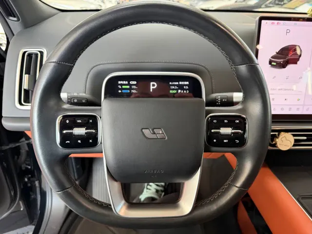 Li Auto L8 — Фото автомобиля 9