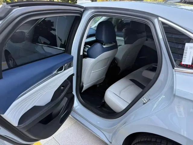 Geely Xingrui — Фото автомобиля 11