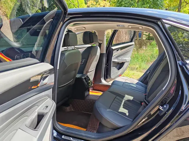 Volkswagen Passat — Фото автомобиля 5
