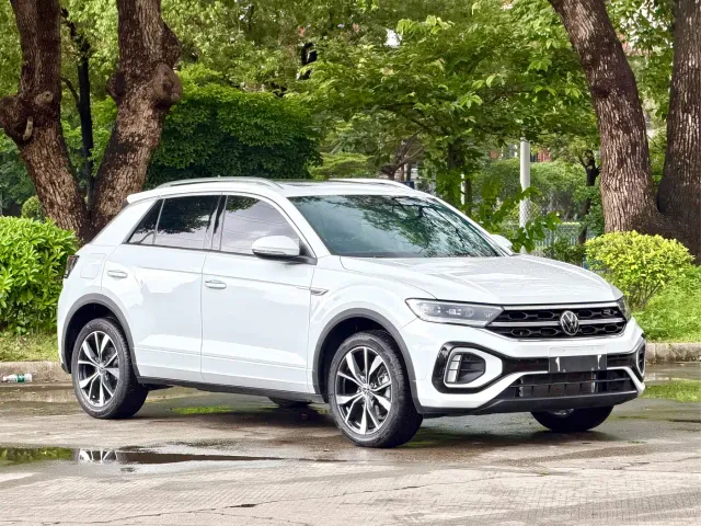 Volkswagen T-Roc — Фото автомобиля 3