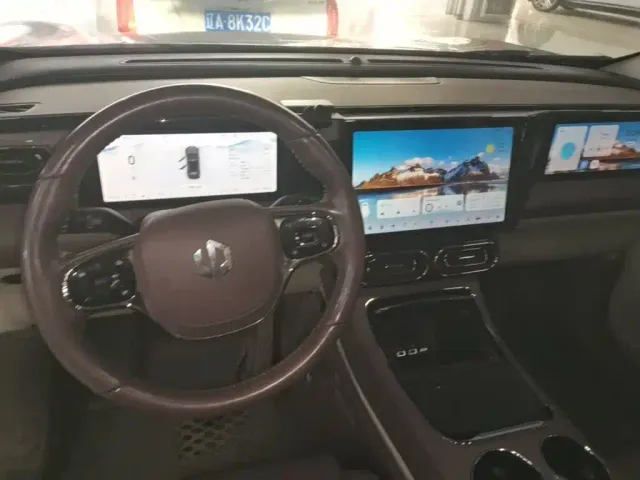 Leapmotor C11 — Фото автомобиля 13