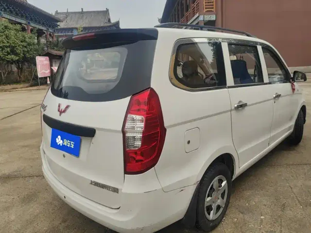 Wuling Hongguang Plus — Фото автомобиля 3
