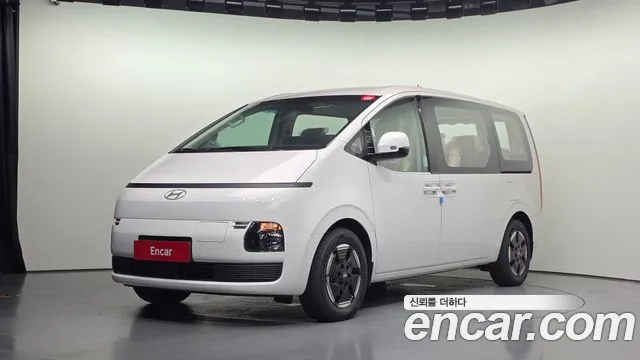 Фотография автомобиля — Hyundai Staria